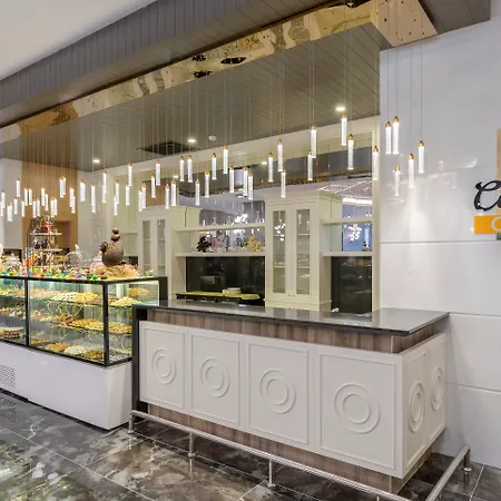 Crown Sunshine فندق